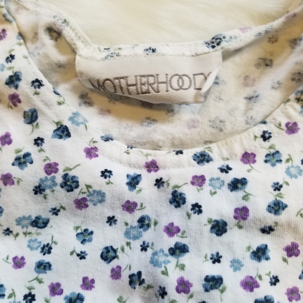 Motherhood maternity nursing top white M